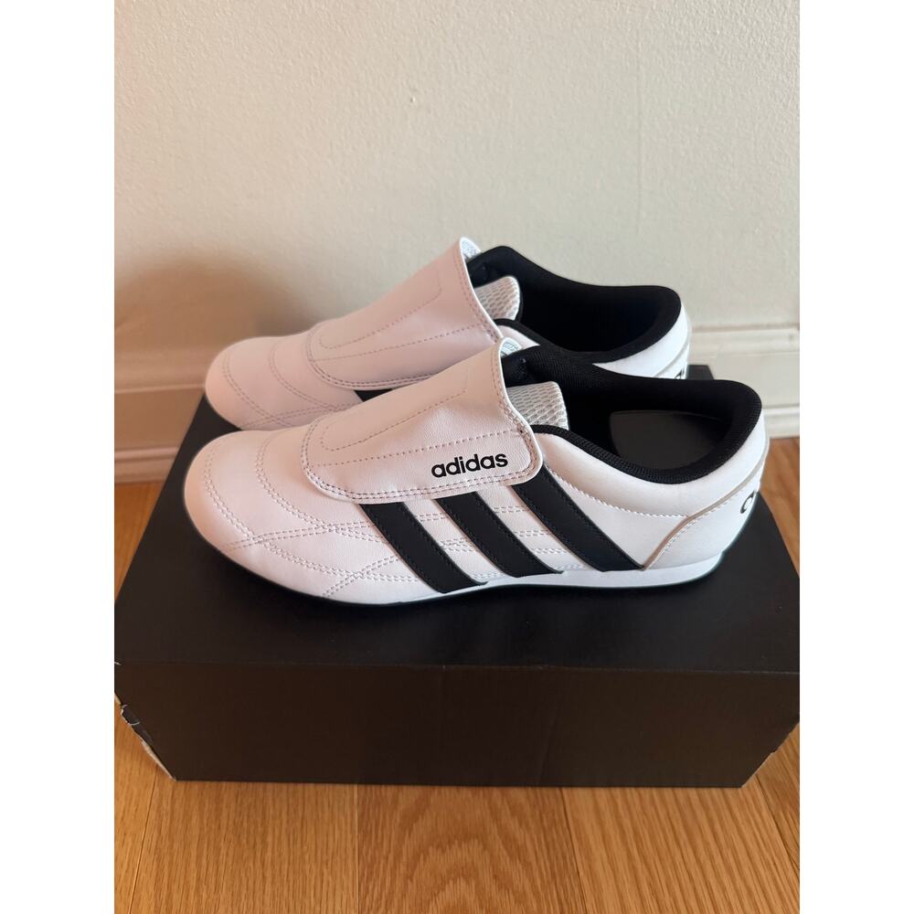 New in Box Adidas Black White Tekwen Slip On Sneaker Sz 7 Women’s - Picture 4 of 12